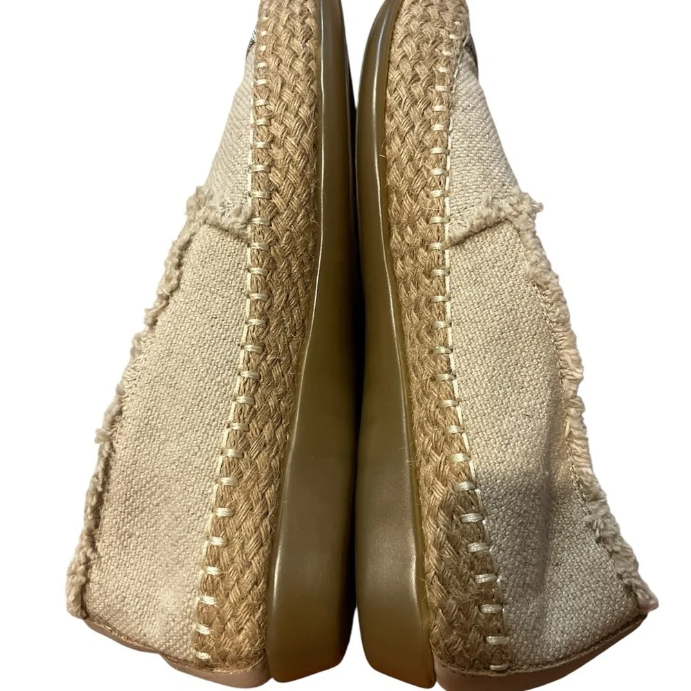 Vaneli Women's Tan and Gray Espadrilles
